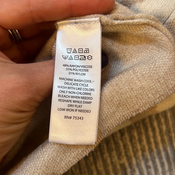 Turtle neck - Picture 3 of 5